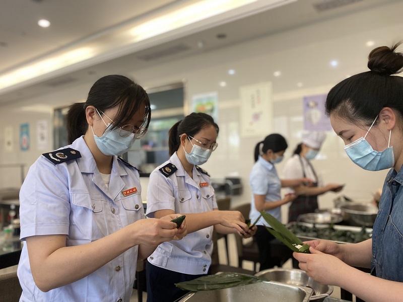 区税务局开展端午节系列活动：棕子香 香囊鼓 浓情迎端午