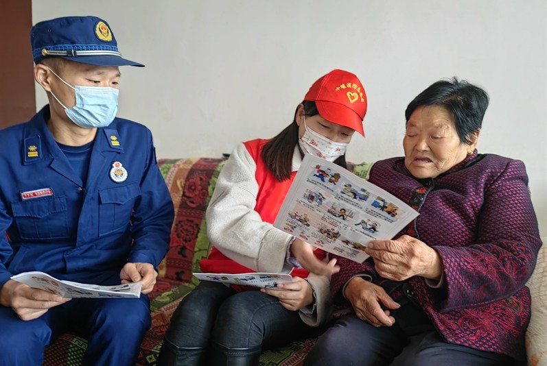 志愿服务进社区，消防安全记心间